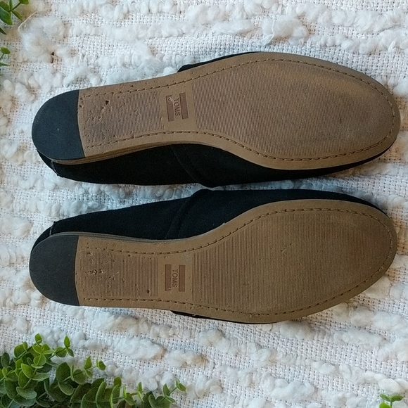 Toms Women's 9.5 Black Suede Kelli Kelly Tassel Mini Wedge Loafer Flats - Picture 10 of 11